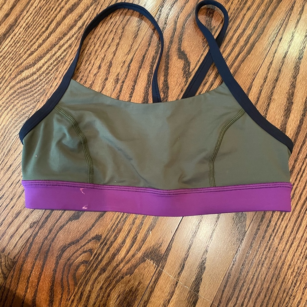 lululemon sports bra